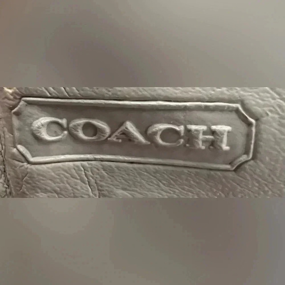 COACH | ladies Signature Jacquard clutch wallet - Picture 8 of 16